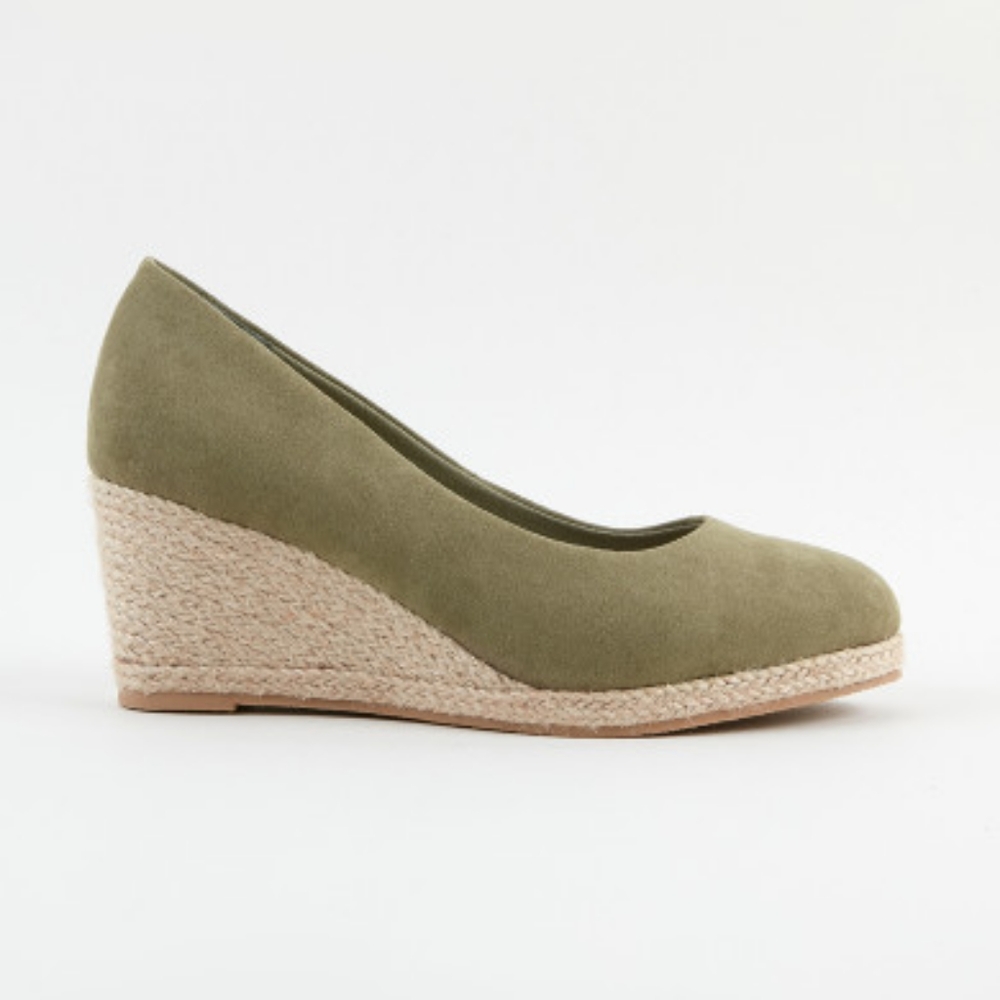 NEW EVANS WEDGE IN OLIVE ( WIDE WIDTH)